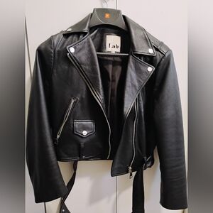 Cropped leather jacket
